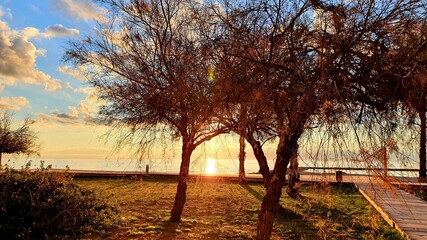 amanecer y atardecer en el mar, 