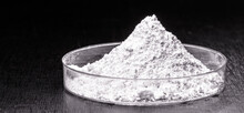 Silicon Dioxide, Also Known As Silica, Is Silicon Oxide. Anti-caking Agent, Antifoam, Viscosity Controller, Desiccant, Beverage Clarifier And Medicine Or Vitamin Excipient
