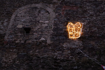 A lighting ornament representing a Christmas gift