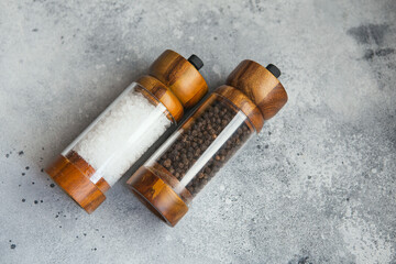 Wooden Salt And Pepper grinder Set