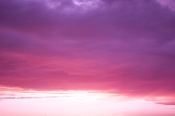 Wall Mural - синий фиолетовый розовый abstract background. нежно фиолетовый sunset. небо с облаками на закате. кр