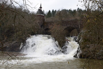 Wall Mural - wilder Wasserfall der Elz