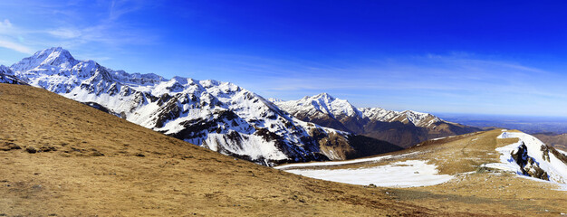 Wall Mural - Panorama sur les Pyrénées avec le Pic du Midi 