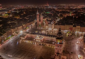 Rynek w Krakowie nocą