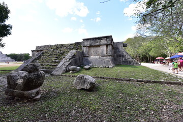 Wall Mural - Chichén Itzá Archaeological Complex - architectural details 43