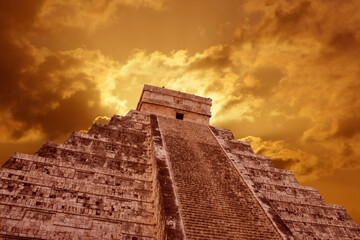 The Mayan pyramid at Chichen IItza , Mexico	