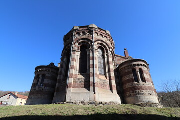 L'église catholique Notre Dame vue de l'extérieur, ville de Pont Salomon, département de la Haute Loire, France