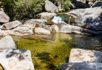 Sticker - Piscine de Cléopâtre, parc Abel Tasman, Nouvelle Zélande