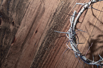 Canvas Print - crown of thorns on wood