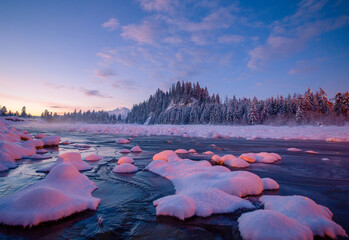 Canvas Print - Winter dawn in mountains