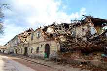 Strong Earthquake Hit Croatia. Damaged Buildings In Petrinja. Ruined Buildings Damaged By An Earthquake. 
