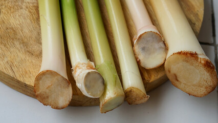 garlic on a wooden chopping board