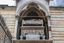 Scaliger Tombs (Arche Scaligere) - Group Of Five Gothic Funerary Monuments In Verona, Italy, Celebrating The Scaliger Family, Who Ruled In Verona From The 13th To The Late 14th Century.