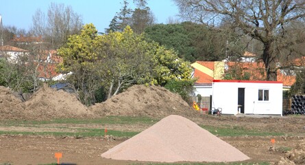 Wall Mural - travaux  de terrassement de terrain avec engin pour construction d'un lotissement 