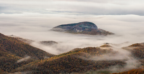 Wall Mural - Autumn sunrise on the Blue Ridge Parkway - Fog on Looking Glass Rock - near Asheville and Brevard - Pisgah National Forest - Pounding Mill Overlook 