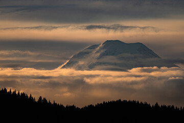 Wall Mural - sunrise at mt .rainier