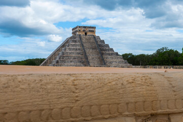 Temple of Kukulcan El Castillo at the center of Chichen Itza archaeological site in Yucatan, Mexico. 