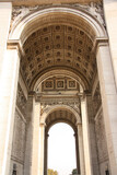 Fototapeta Paryż - Arc de Triomphe à Paris, France