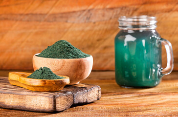 Canvas Print - Green Spirulina Smoothie - Concept of food and drink, diet and nutrition.