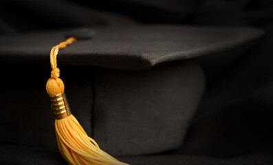 Canvas Print - graduation cap close up on black