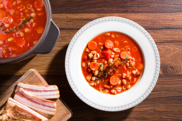 Poster - Delicious minestrone soup.