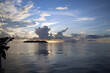 Sonnenaufgang zwischen den Inseln der Nord-Molukken
