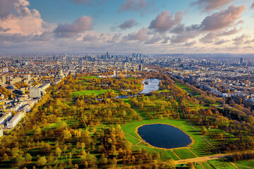Fototapete - Beautiful aerial London view from above with the Hyde park 