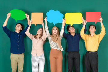 Group of people showing speech bubble.