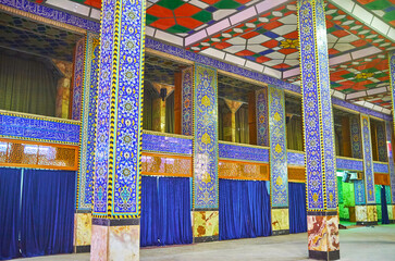 Canvas Print - Female side in Hazayer Mosque in Yazd, Iran