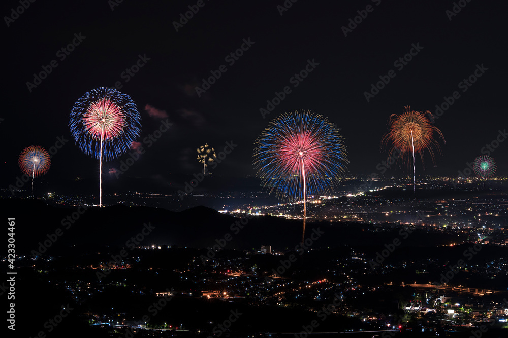 コロナ禍のシークレット花火 花火で世界を元気にする 一斉打ち Wall Mural Lastpresent