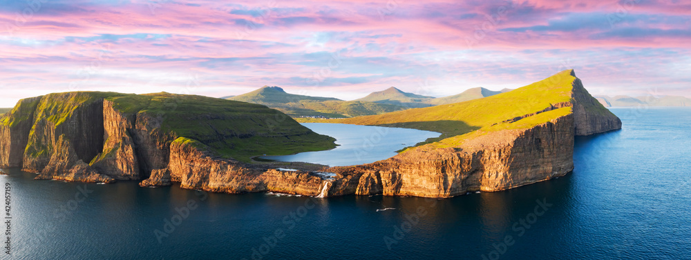 Sorvagsvatn lake on cliffs of Vagar island in sunset, Faroe Islands - obrazy, fototapety, plakaty 