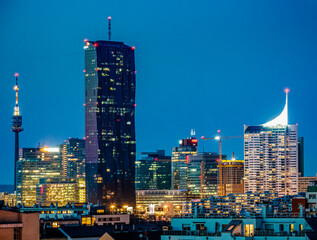 Canvas Print - Vienna, city skyline at night