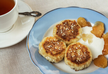 Wall Mural - Homemade cheesecakes with sour cream and apple dessert