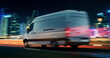 Lieferwagen Van transportiert bei Nacht in einer Stadt