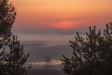 Fototapeta Tęcza - Mgły o wschodzie słońca