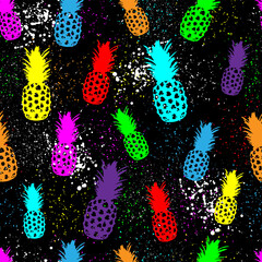 Poster - Colorful seamless pattern with bright pineapples and spray.