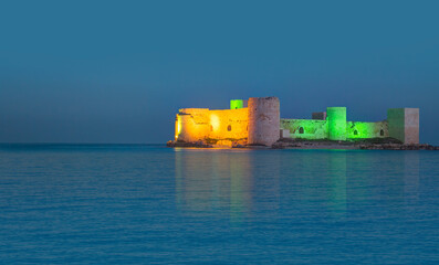 Wall Mural - The maiden's castle (Kiz Kalesi) at twilight blue hour - Mersin, Turkey