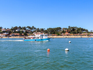 Canvas Print - Bateau de pêche sur le bassin d’Arcachon, Gironde