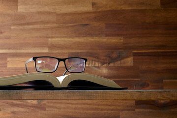 Wall Mural - Progressive Reading Glasses