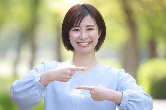 手話を話す女性「手話」