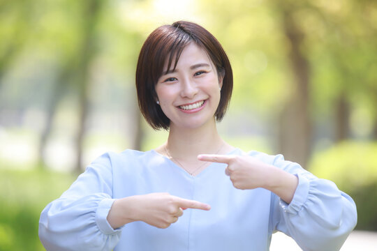 手話を話す女性「手話」