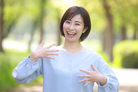 手話「楽しい」「嬉しい」