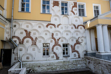 Wall Mural - golden towers and ancient architectural solutions of the Trinity-Sergievskaya Lavra in Sergiev Posad on a sunny spring day 