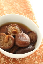 Soaked Chinese Drink Shiitake Mushroom For Prepared Food Ingredient