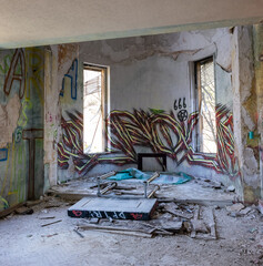 Wall Mural - Morbides Sanatorium in der Schweiz