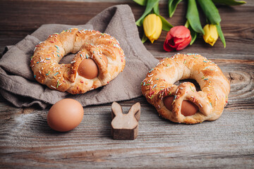 Scarcella, a traditional Apulian pastry for Easter