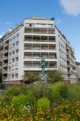 Poster - Rond point fleuri, quartier de Passy à Paris