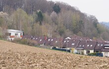 Eigenheim - Reihenhäuser Eingebettet In Die Landschaft