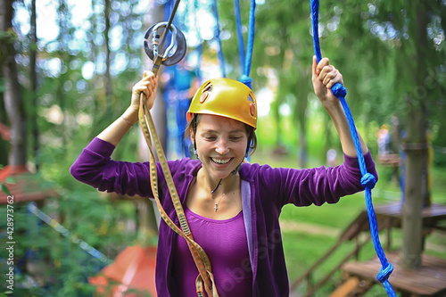 rope park team, fun extreme outdoor activity team building attraction