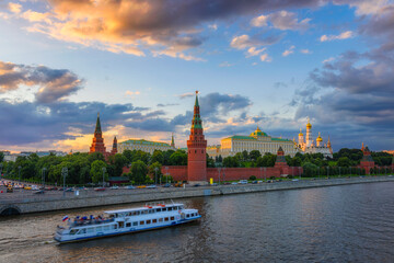 Fototapete - Moscow Kremlin, Kremlin Embankment and Moscow River in Moscow, Russia. Architecture and landmark of Moscow